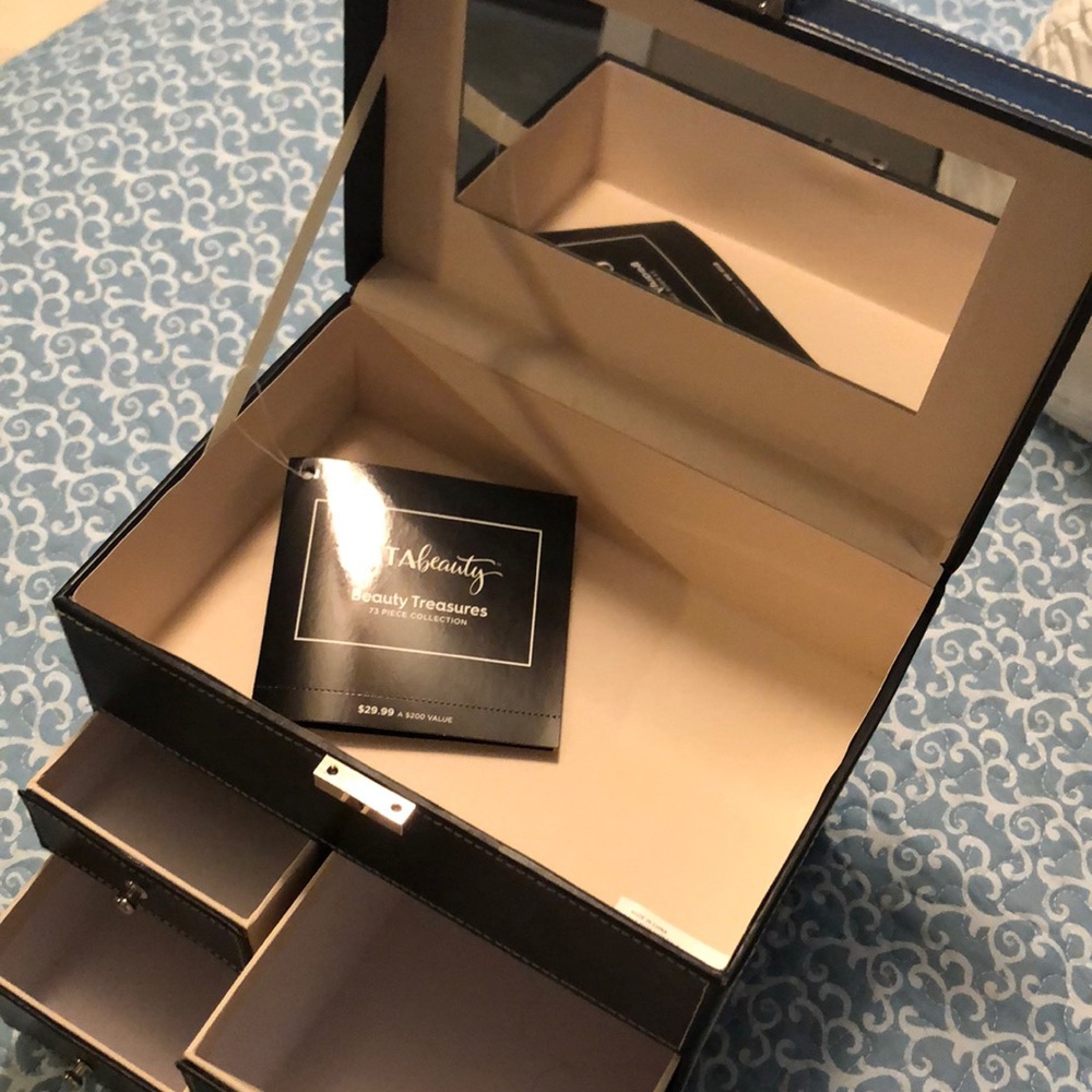 (💥NEW ITEM) Jewelry Box